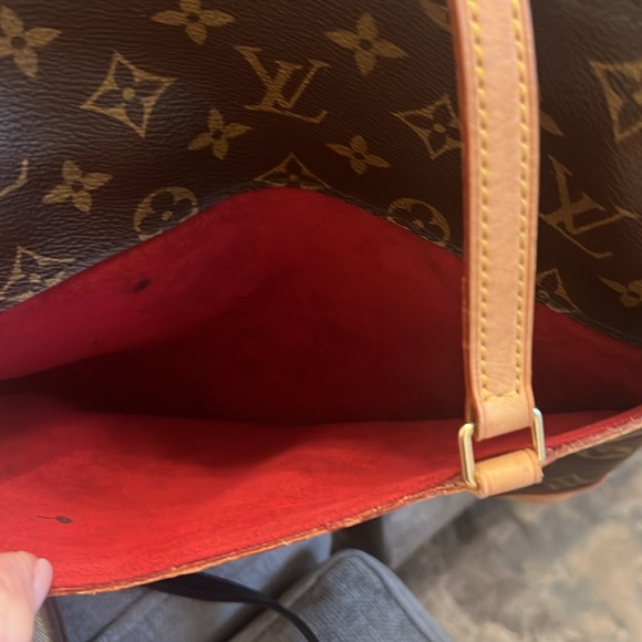 Louis Vuitton Monogram Sac Coussin GM - Picture 2 of 9